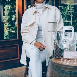 NWT‎ HM tweed cream shacker with pearl collar trim